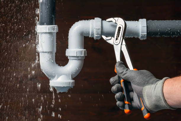 Professional Sewer Line Repair technician working in Straughn, IN